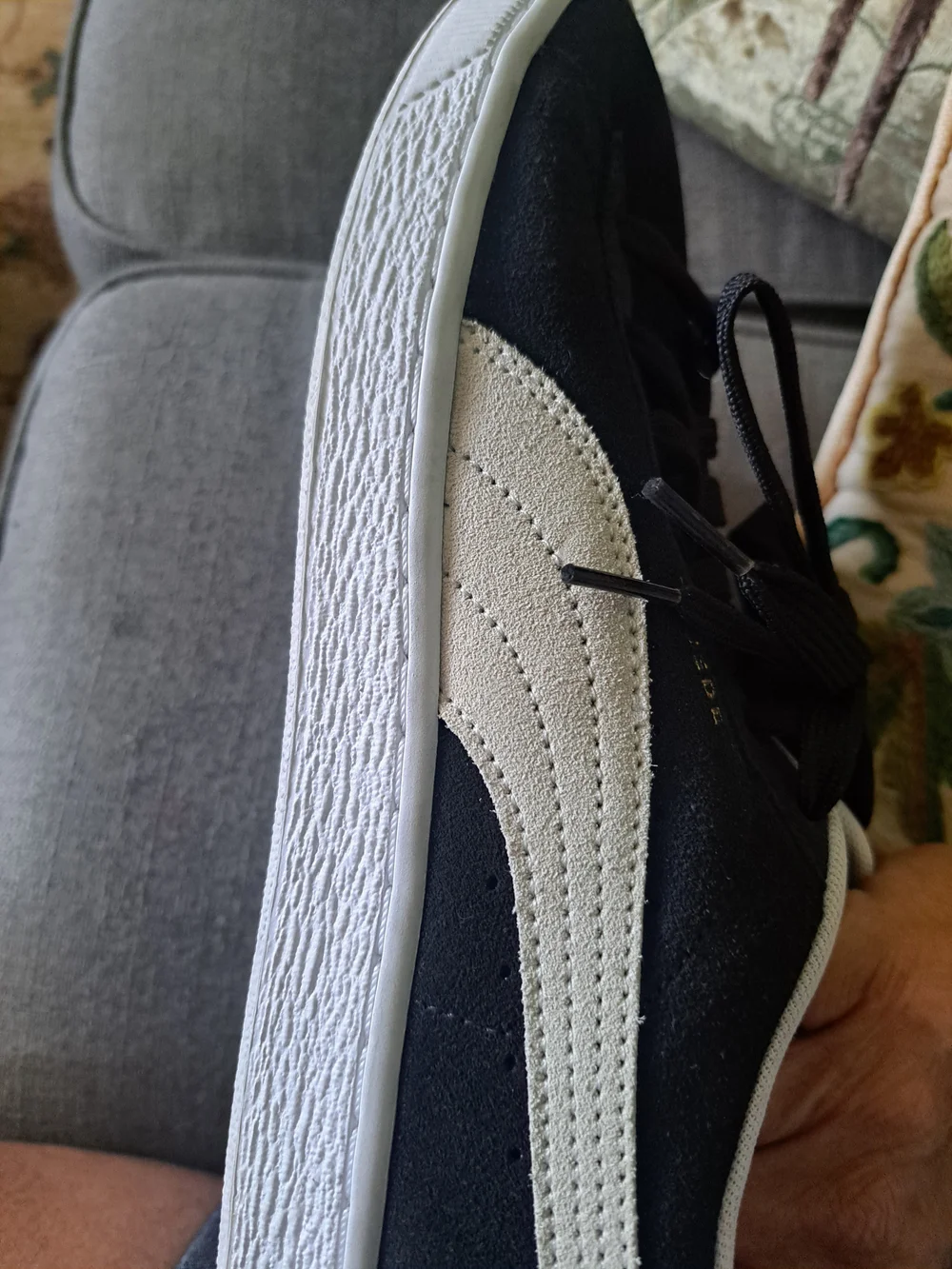 New Condition Puma Men’s Black Suede Low-Top Sneakers with White Trim